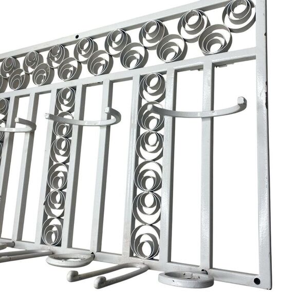 Wall Hanging Metal Wine‎ Rack Wall Hanging - Picture 2 of 6